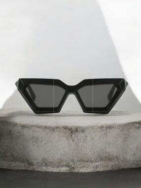 🔥🔥🆕Vintage Black Geometric Cat-Eye Sunglasses